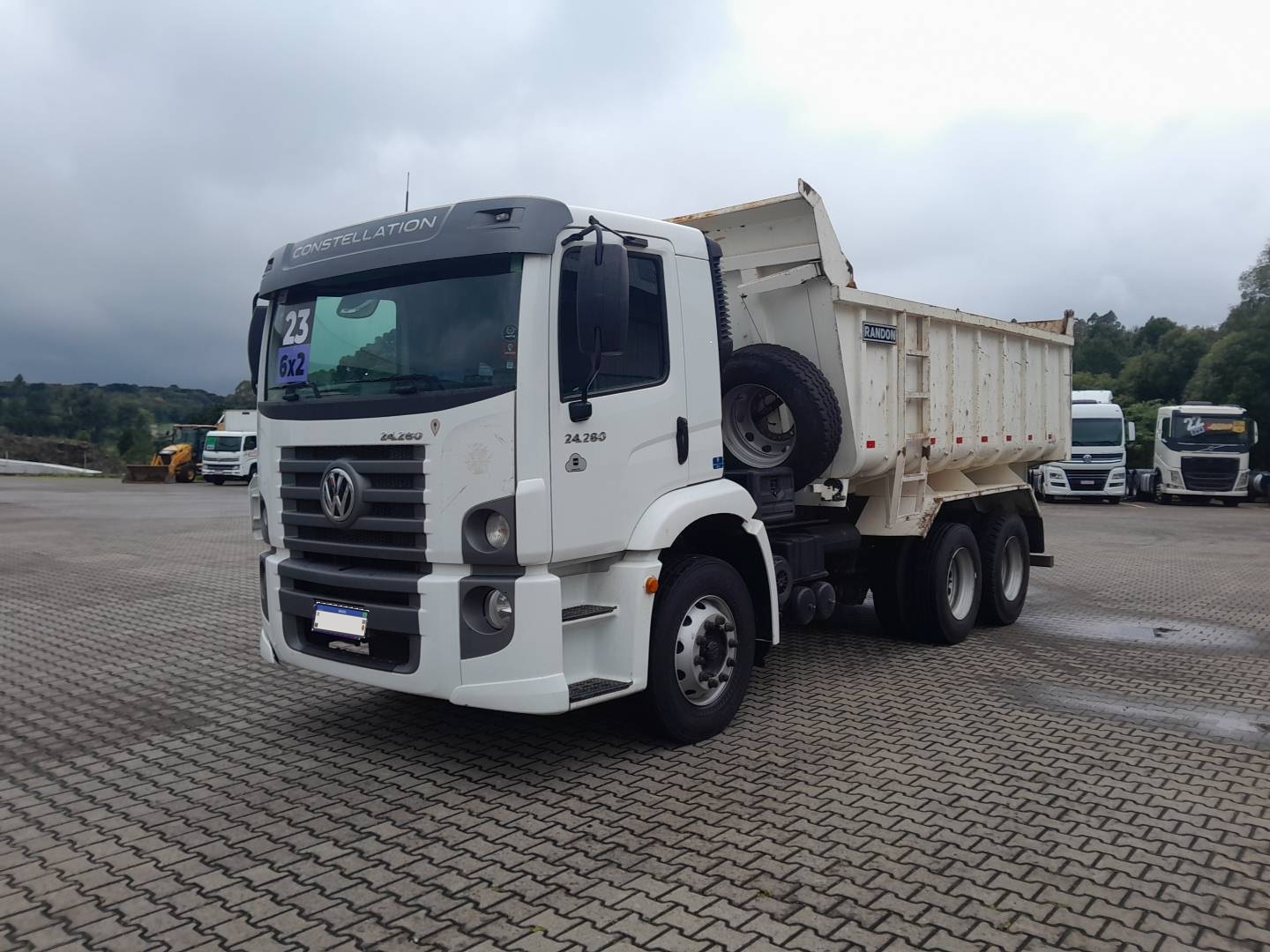 Volkswagen 24.280 Constellation 6x2 – 2022/2023 | Manual | 49.369 km