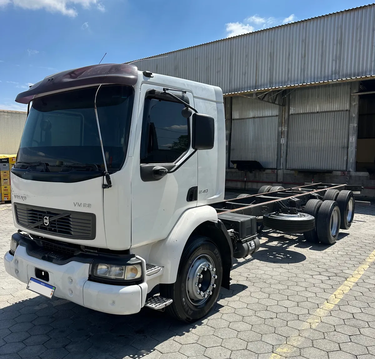 Volvo VM 23-240 Truck no Chassi – 2005 | Manual | 700.000 km