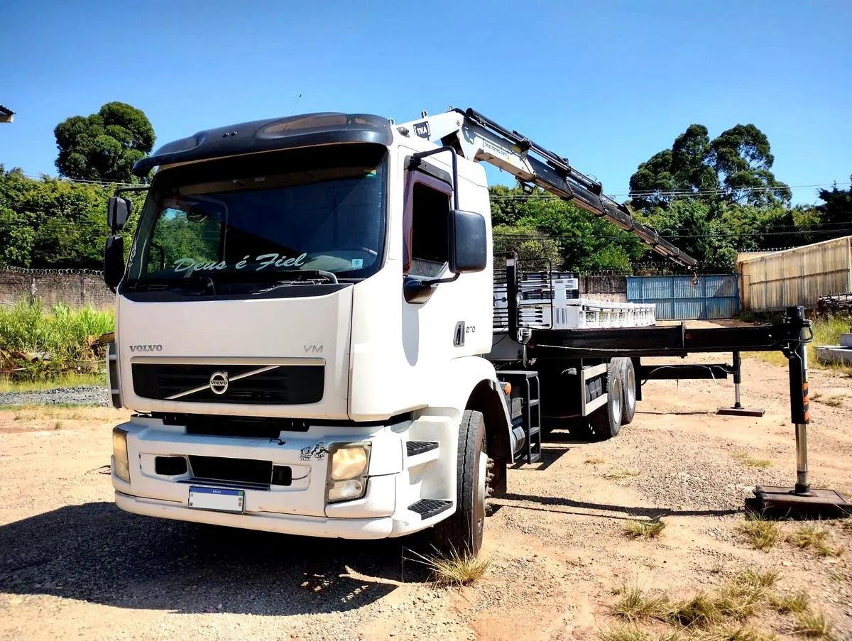 Volvo VM270 – 2013 | Manual | 341.838 km