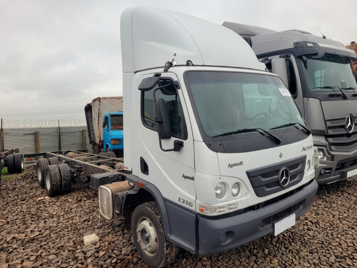 Mercedes-Benz Accelo 1316 – 2022/2022 | Manual | 1.010 km