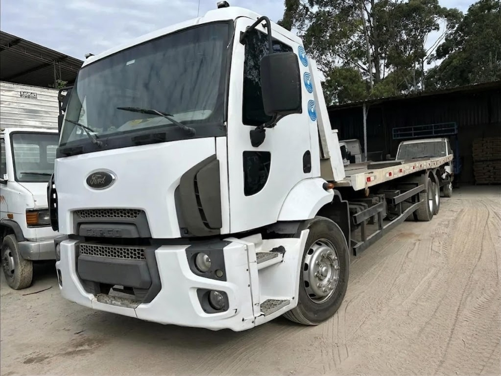 Ford Cargo 2423 – 2013/2013 | Manual | 888.985 km